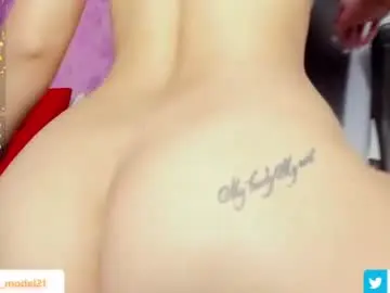Chaturbate Best live sex cam show of burban00_roxxy_