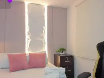 isabella_florez22 from chaturbate