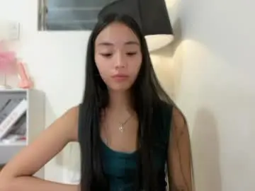 lovely_leah23 from chaturbate