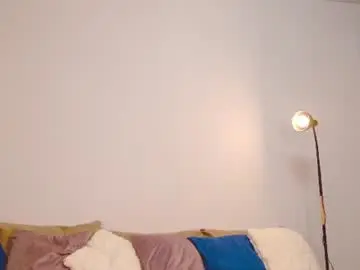 guns_n_buns from chaturbate