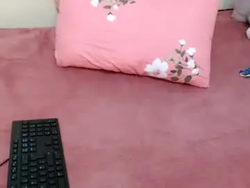 Chaturbate Live Sex Cam of candiemaya