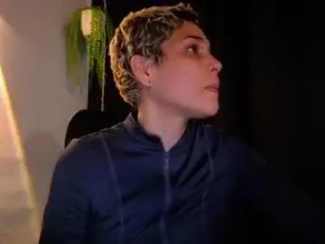 Chaturbate Watch Live Sex Cams of laura_r23