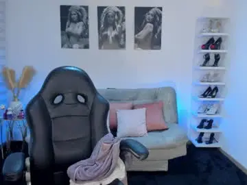 puiyeee from chaturbate
