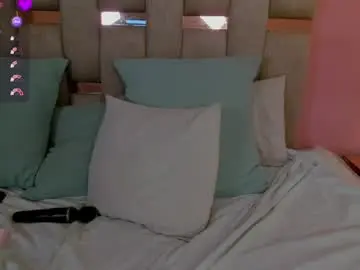 Chaturbate Live Sex Cam of sofia_samuels