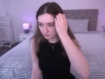Chaturbate Live Sex Cam of cyrenaluxe