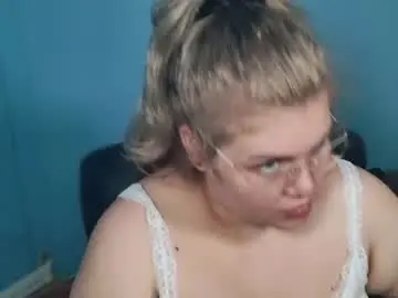 Chaturbate Live Sex Cam of love_wiggy18