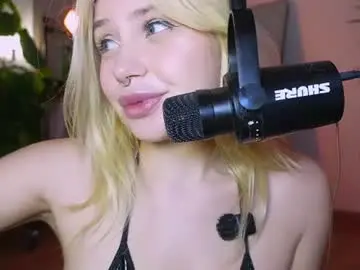 Chaturbate Best live sex cam show of meukotis