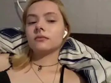 richellearmentrout from chaturbate