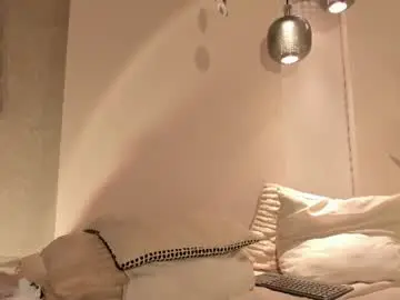 Chaturbate Live Sex Cam of angeline777