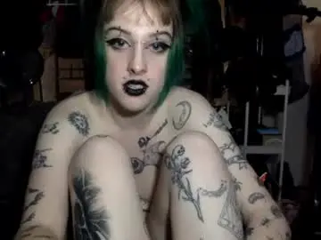 whoreonclubpenguin from chaturbate
