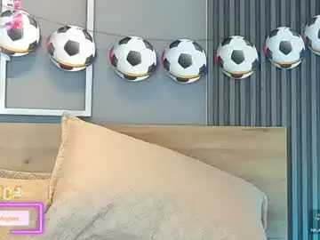 Chaturbate Live Sex Cam of eliseplayboobs