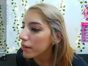 Chaturbate Watch Live Sex Cams of petite_blossom4