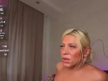 Chaturbate Live Sex Cam of stasy_traiin