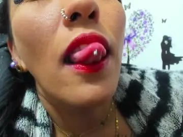 Chaturbate Free Live Porn of daniahot777
