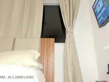 Chaturbate Live Sex Cam of miss_melanie18