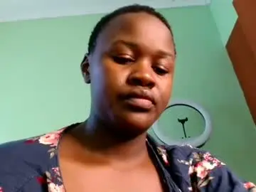 Chaturbate Live Sex Cam of pinkylips_ebony