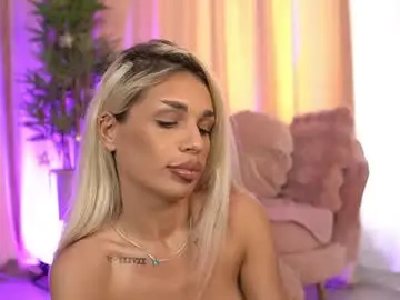 Chaturbate Live Sex Cam of canndyivy