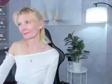 Chaturbate Free Live Porn of julie_lucasss