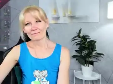 Chaturbate Nude Webcam of julie_lucasss