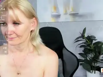 julie_lucasss from chaturbate