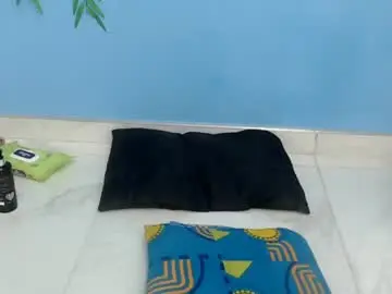 Chaturbate Live Sex Cam of zoecute5817