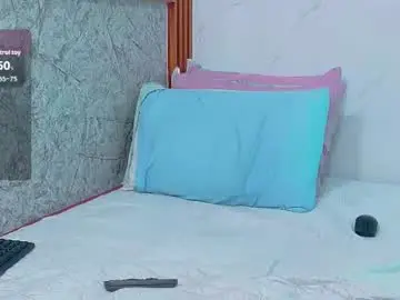 Chaturbate Free Porn Cam of littlee_emilyy_