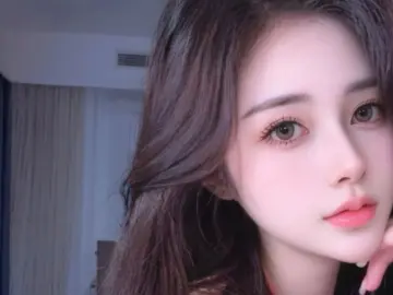 AgelaHui from livejasmin