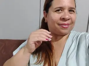 LatinaBigAss4 from myfreecams