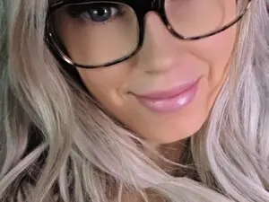 Myfreecams Live Sex of Cora9