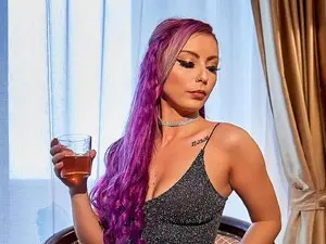 Myfreecams Free Live Porn of NicoleJonnes