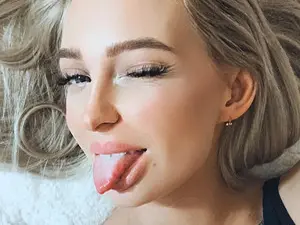 Myfreecams Free Porn Cam of Diana_Lambert
