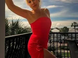 Myfreecams Free Live Porn of LisaLondon