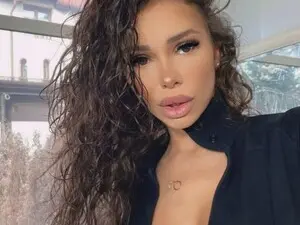 Myfreecams Adult Webcams of Selena_Reeves