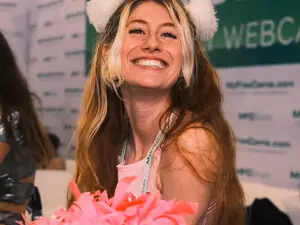 Myfreecams Live Sex Cam of SweetMango