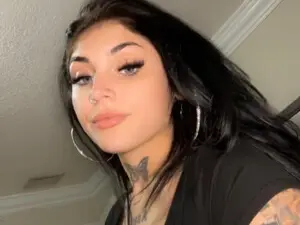 Myfreecams Live Sex Cam of lolalovezzxo