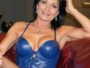 Myfreecams Adult Video Chat of CrytalMilf