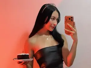 Myfreecams Watch Live Sex Cams of CristalThomps