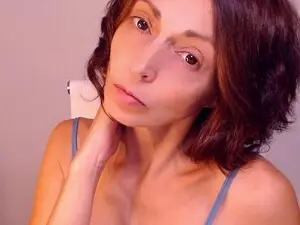 Myfreecams Free Live Porn of CaringSophie