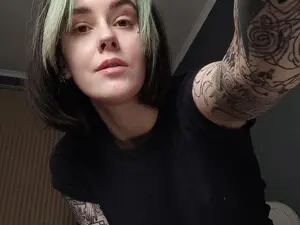 CUMpotikEve from myfreecams