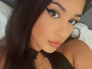 CherryKiss18 from myfreecams