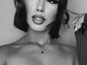 Myfreecams Sex Cam of Lya_roberts