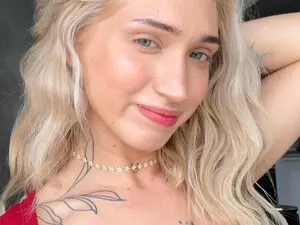 Roselyn_ from myfreecams