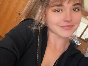 Myfreecams Live Sex Cam of Mazie