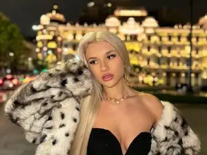 LovelyBianca_ from myfreecams