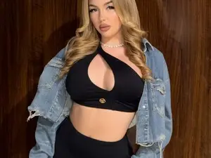 Myfreecams Free Live Porn of LisaLorenz