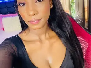 Taliana111 from myfreecams