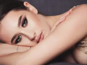 Myfreecams Live Porn of AnnieKarrera1