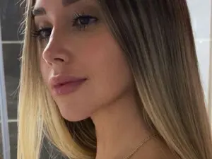 SabrinaCris from myfreecams
