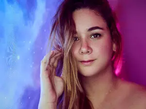 T_A_R_A from myfreecams