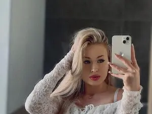 Myfreecams Sex Chat of Cold_Blonde